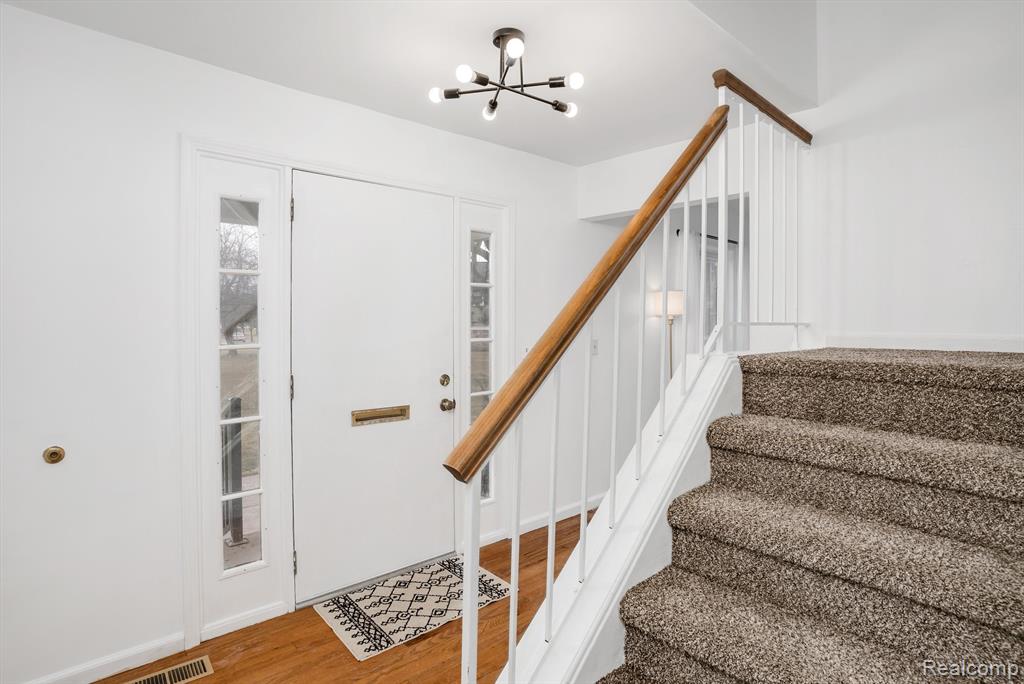 42109 ROSCOMMON Street, Northville, MI 48167 — Photo 3