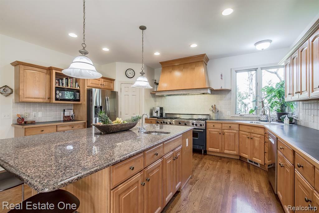 9316 LAKEBLUFF Drive, Clarkston, MI 48348 — Photo 20
