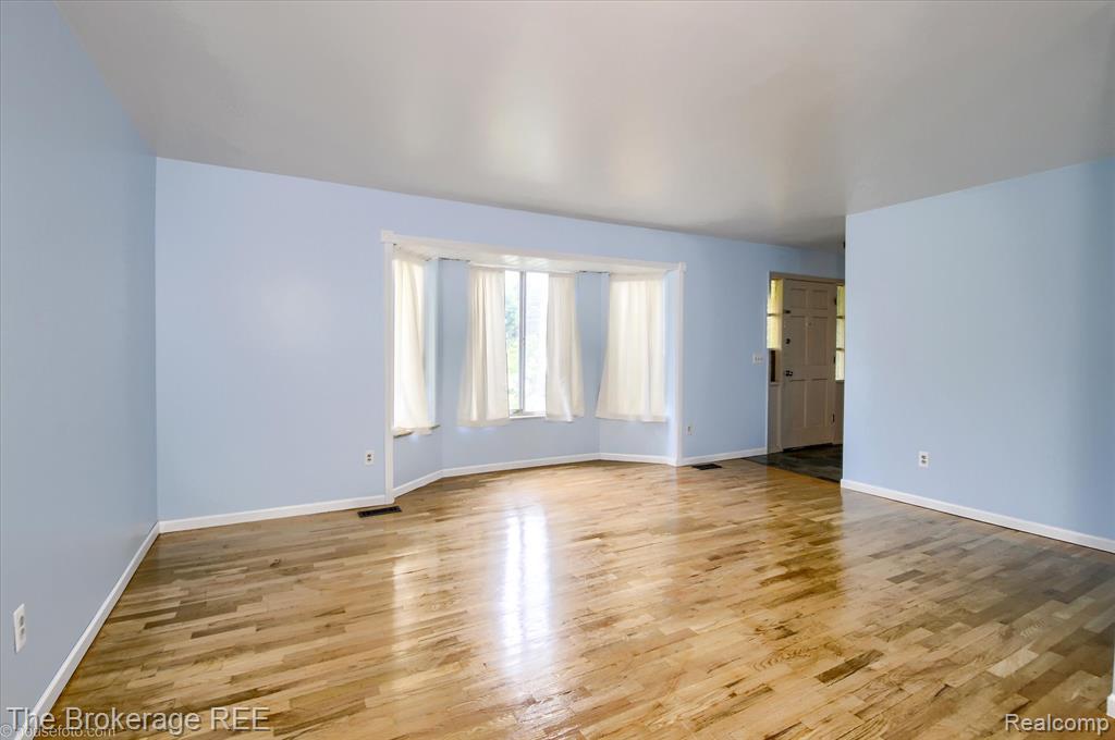 732 E Grand Blanc Road, Grand Blanc, MI 48439 — Photo 3