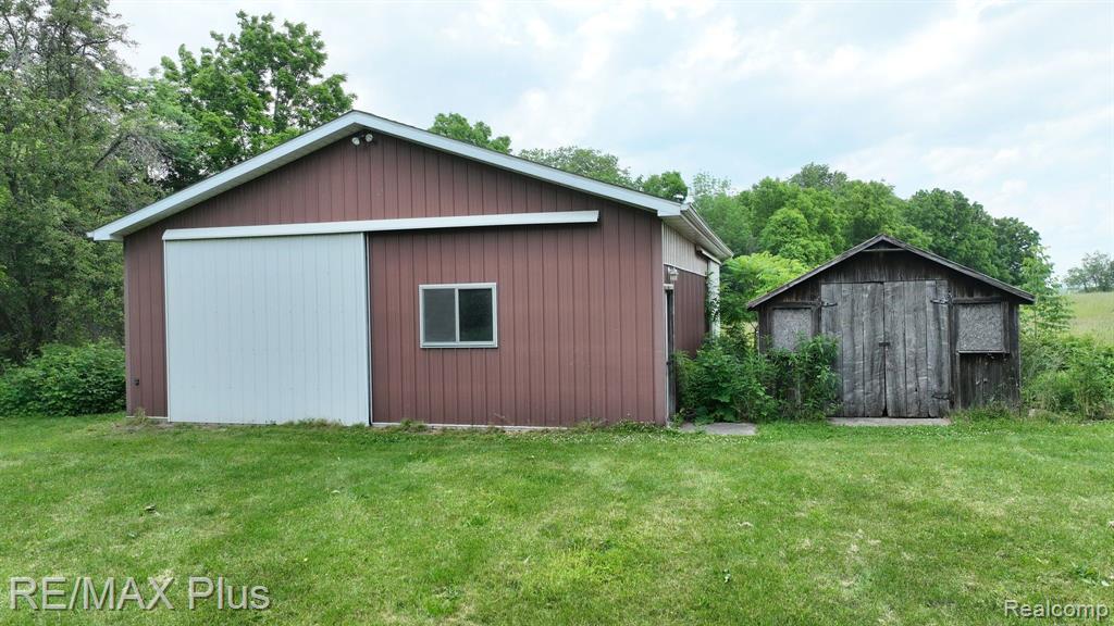 5253 BURNSIDE Road, North Branch, MI 48461 — Photo 9