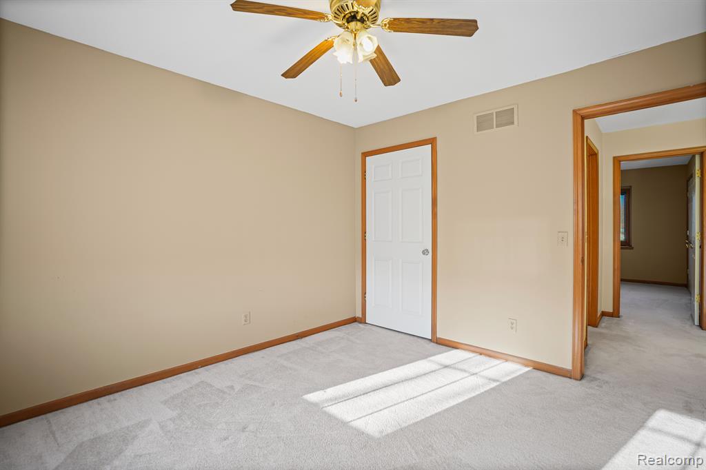 564 CHASSEUR Drive, Grand Blanc, MI 48439 — Photo 44