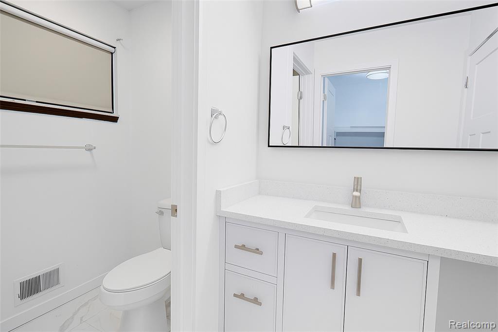 6265 Potomac Circle, West Bloomfield, MI — Photo 35