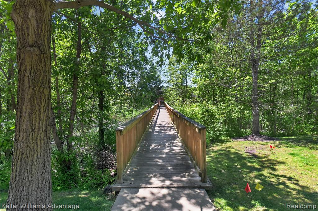 446 Old Pine Way, Walled Lake, MI 48390 — Photo 38
