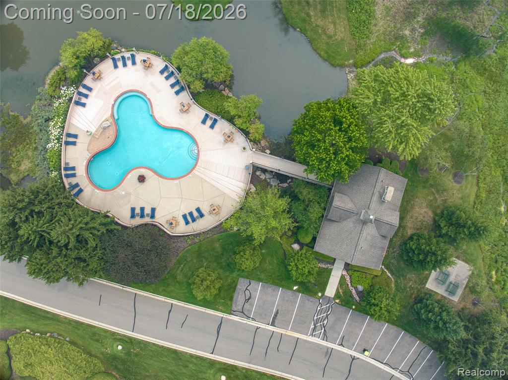 7482 Sheffield, West Bloomfield, MI — Photo 40