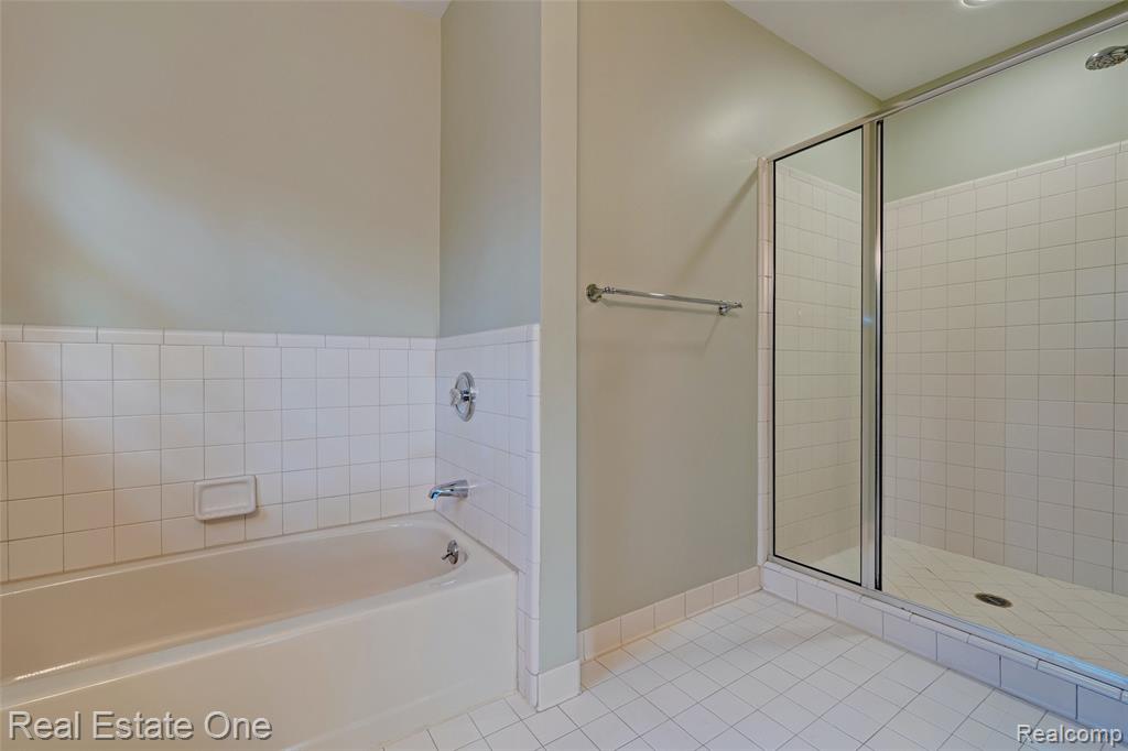 5370 Greenview Drive, Clarkston, MI 48348 — Photo 37
