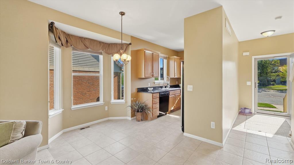 28294 Cottage Lane, New Hudson, MI 48165 — Photo 10