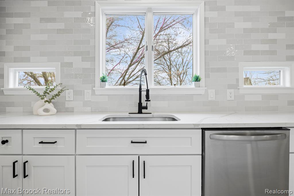 3592 GREAT FALLS Circle, Ann Arbor, MI 48108 — Photo 19
