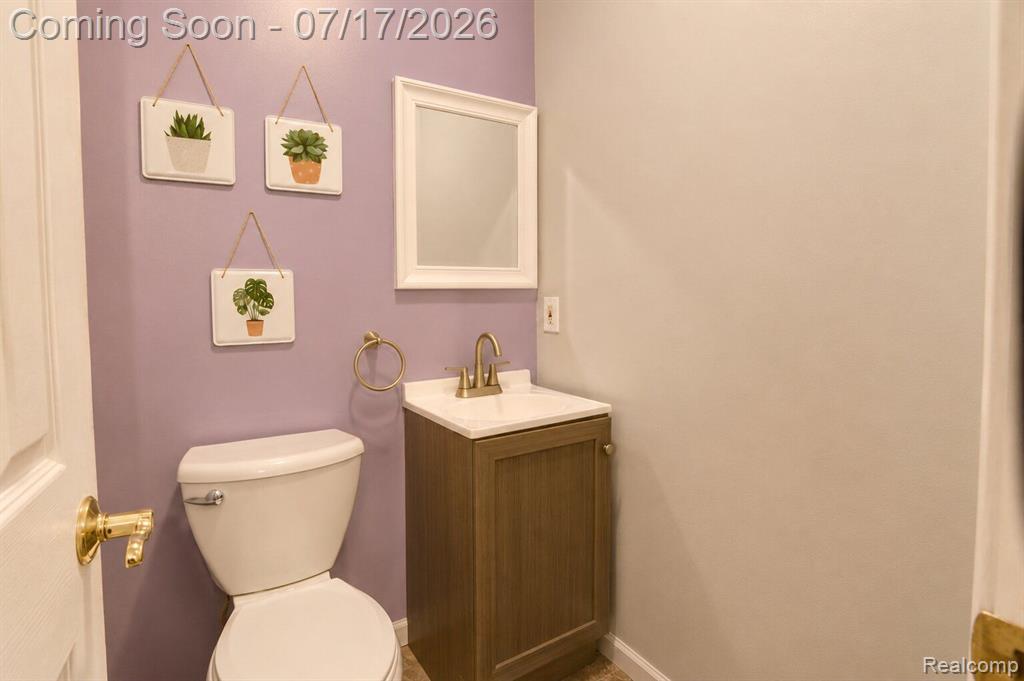 5535 Lake Vista Drive, Waterford, MI 48327 — Photo 8