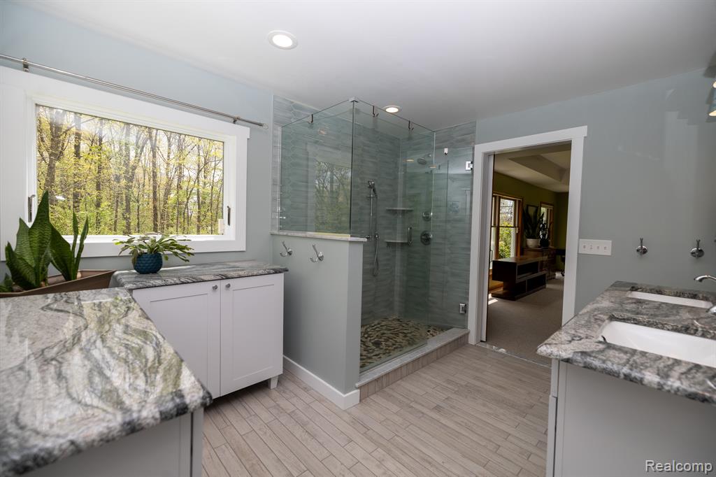 321 Elio, Highland, MI — Photo 23