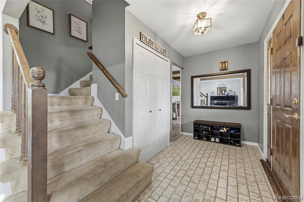 9332 Oakmont Drive, Grand Blanc, MI 48439 — Photo 24