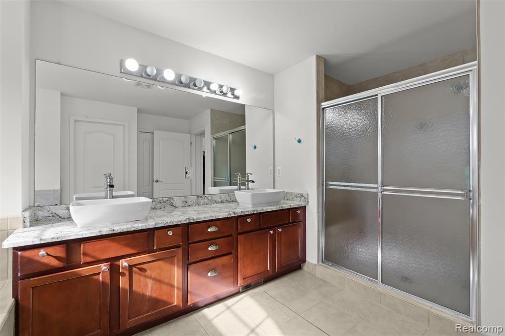 49681 S Glacier, Northville, MI 48168 — Photo 35