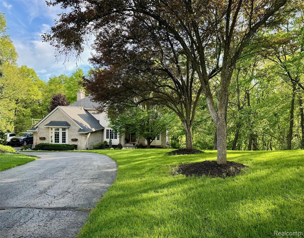 10384 Overhill Drive, Brighton, MI 48114 — Photo 2