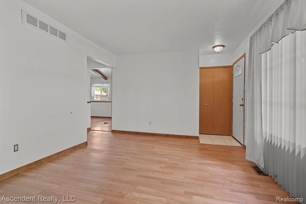 42763 MICHIGAN Drive, Sterling Heights, MI 48313 — Photo 6