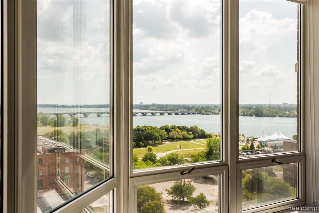 250 E Harbortown Drive, 1304, Detroit, MI 48207 — Photo 15