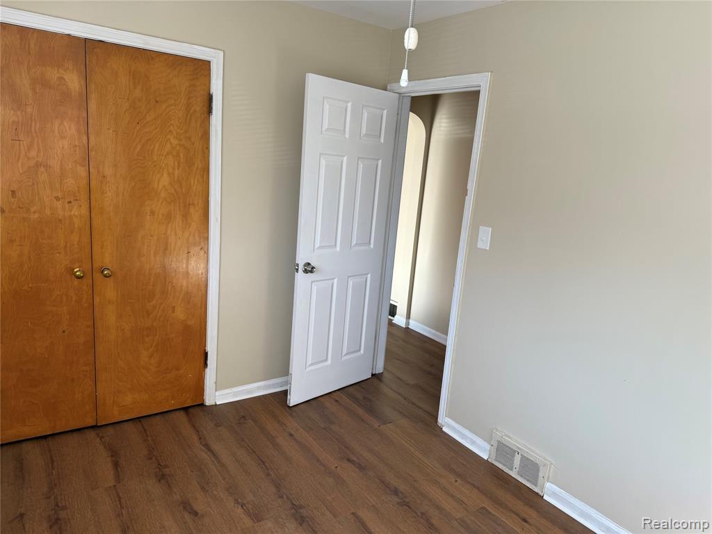 9557 W Inkster Road W, Livonia, MI 48150 — Photo 11