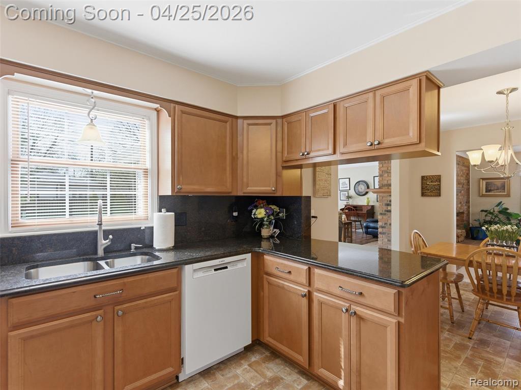 39001 Chartier Street, Harrison Township, MI — Photo 25