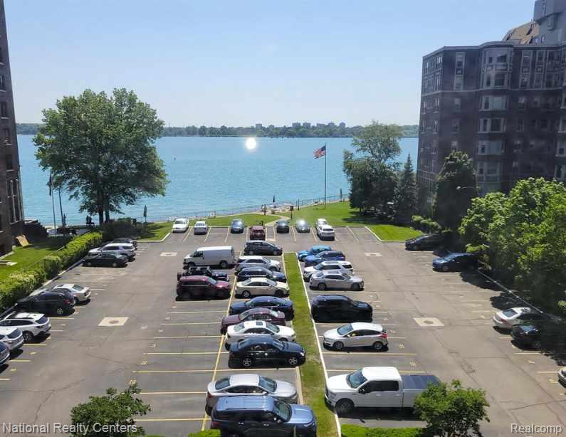 8120 #3G E Jefferson Avenue, Detroit, MI 48214 — Photo 52