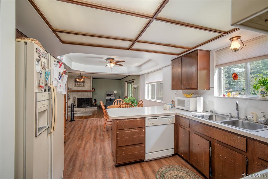 560 Coats Road, Lake Orion, MI 48362 — Photo 15