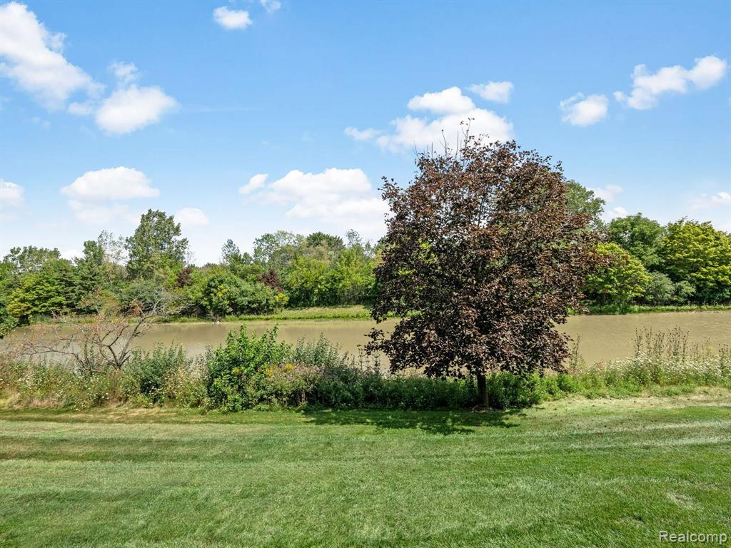 4081 HUNTERS Circle E, Canton, MI 48188 — Photo 28