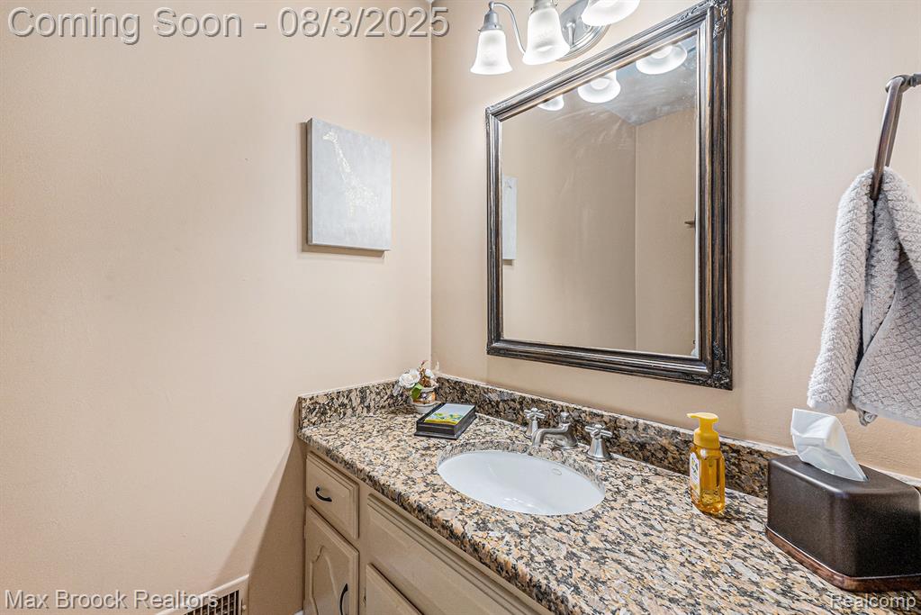 4705 Rivers Edge Drive, Troy, MI 48098 — Photo 21