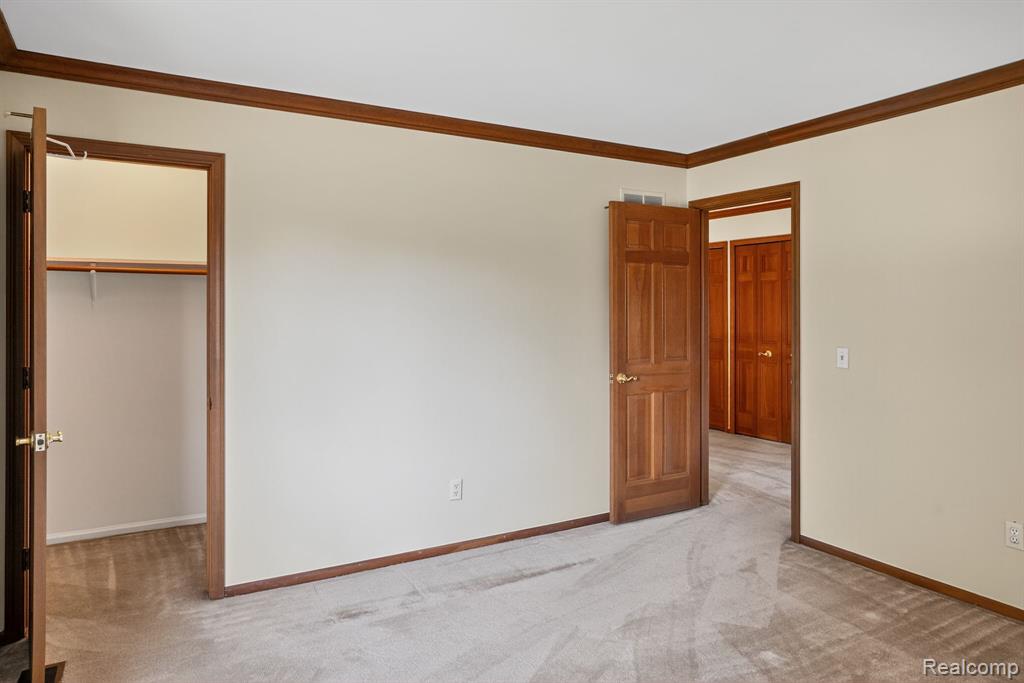 48342 Lake Valley Drive, Shelby Twp, MI 48317 — Photo 29