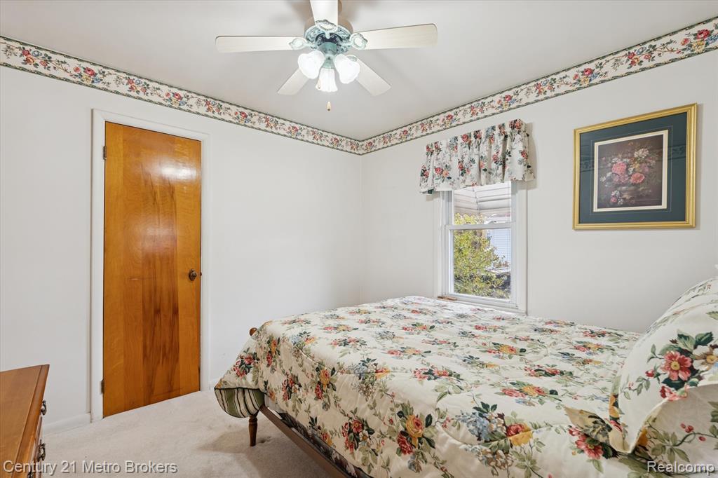 4466 S Center Road, Burton, MI 48519 — Photo 30