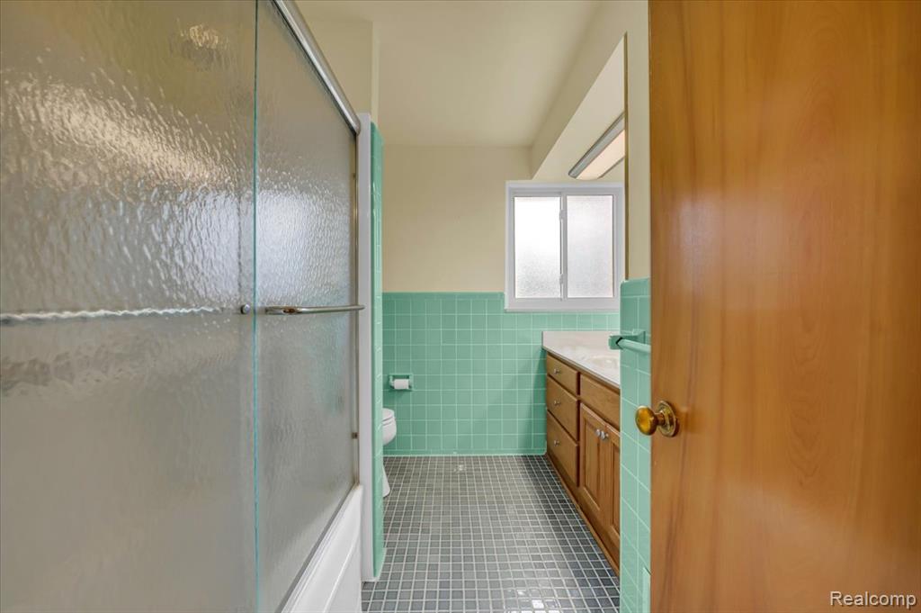 1076 Stratford Lane, Bloomfield Hills, MI 48304 — Photo 20