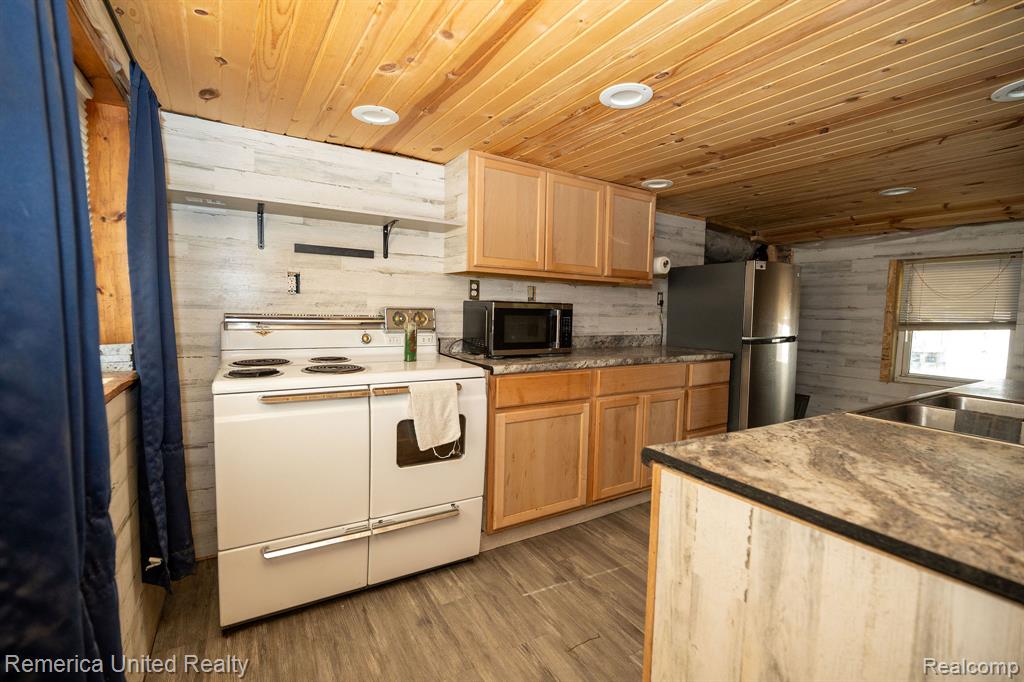 106 Devonshire Drive, Prudenville, MI 48651 — Photo 14