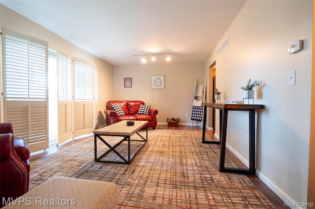 804 S Oak Brook Ridge Drive, 149, Rochester Hills, MI 48307 — Photo 12