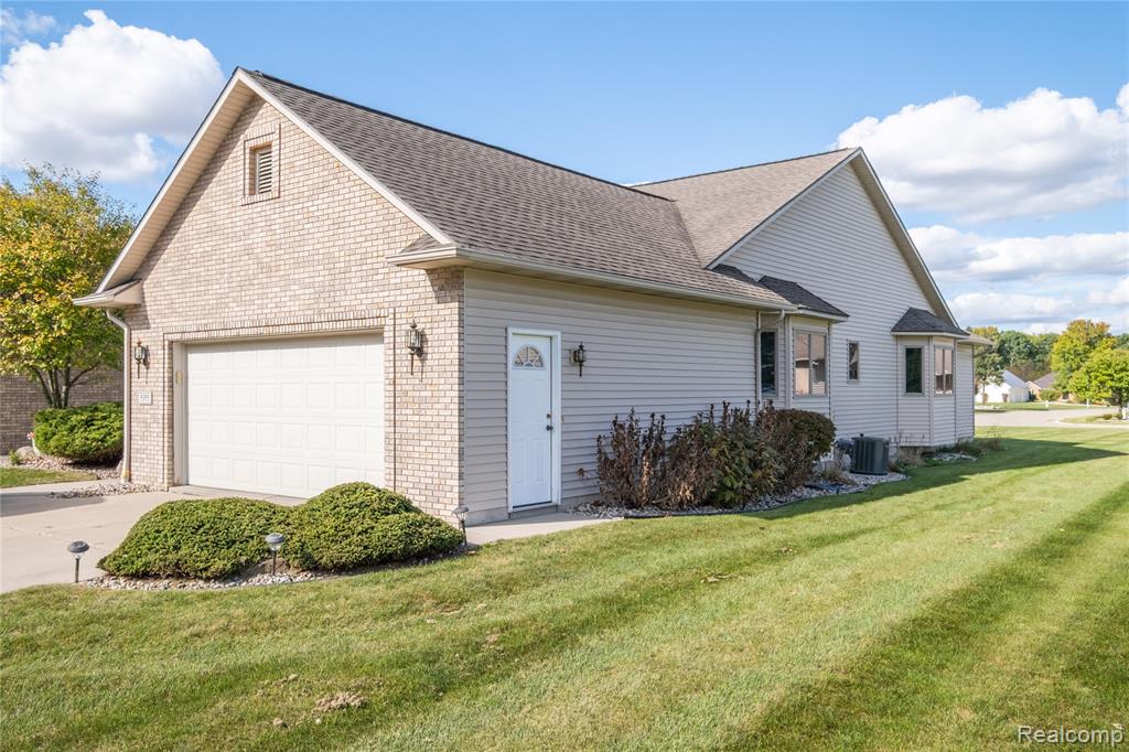 5355 Wyndemere Common Square, Swartz Creek, MI 48473 — Photo 4