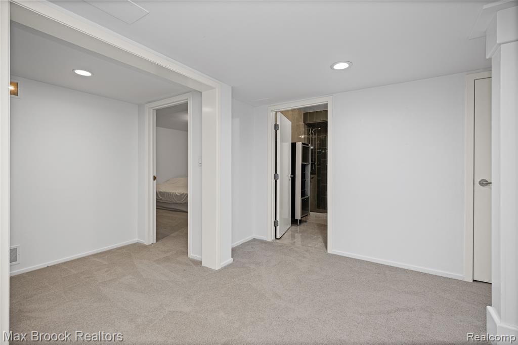 7102 Alta Vista Drive, West Bloomfield, MI — Photo 53