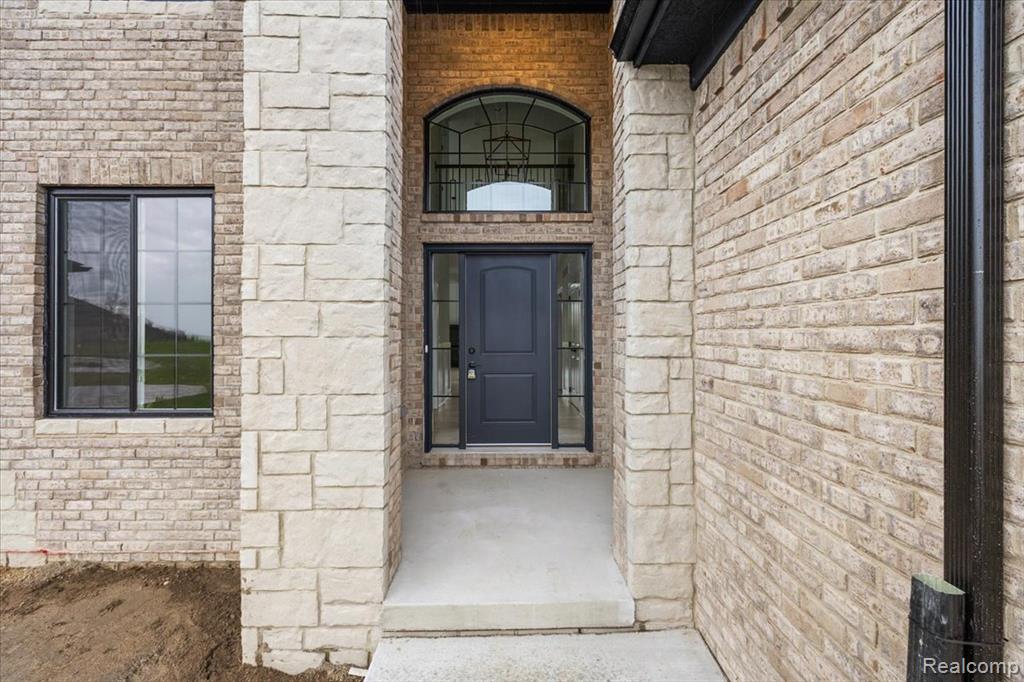 50318 Mistwood Drive, Macomb, MI 48042 — Photo 4