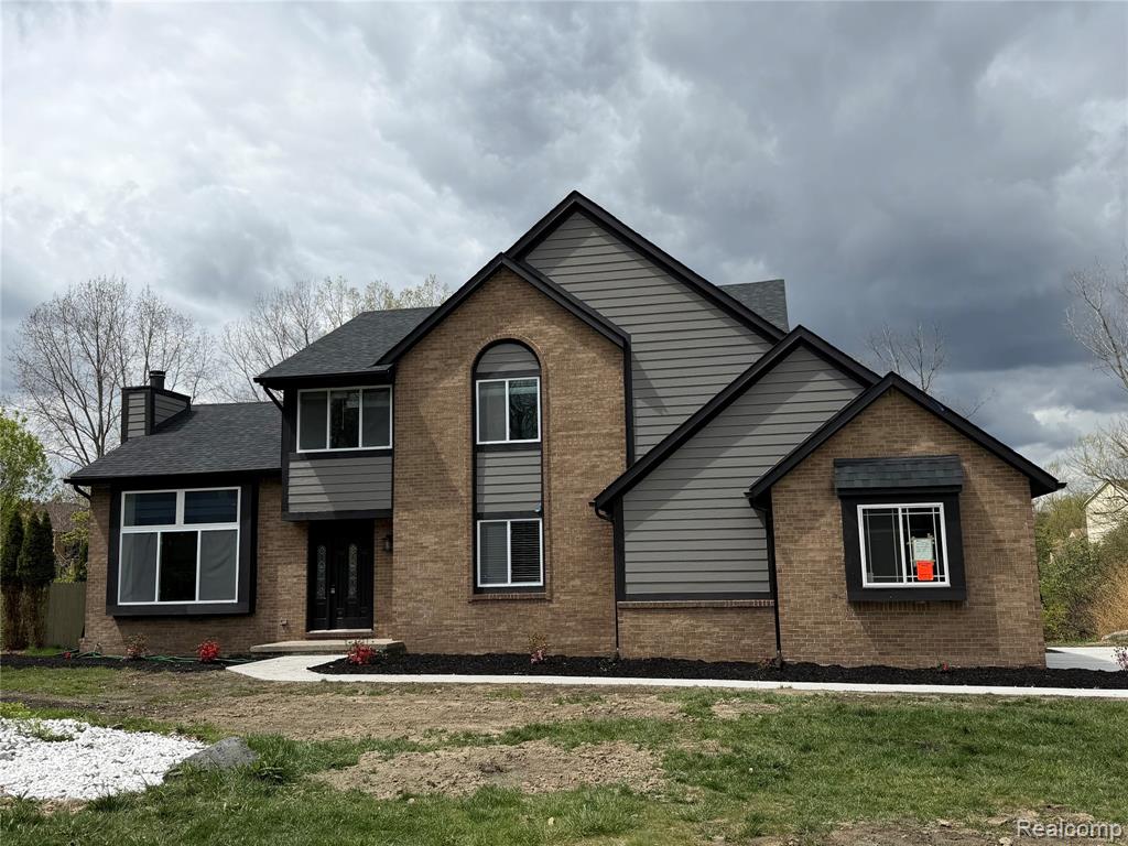 5140 Woodrun Court, West Bloomfield, MI 48323 — front exterior
