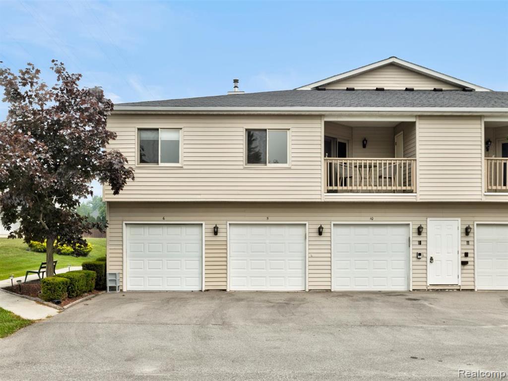 950 Bunce Avenue, 10, Marysville, MI 48040