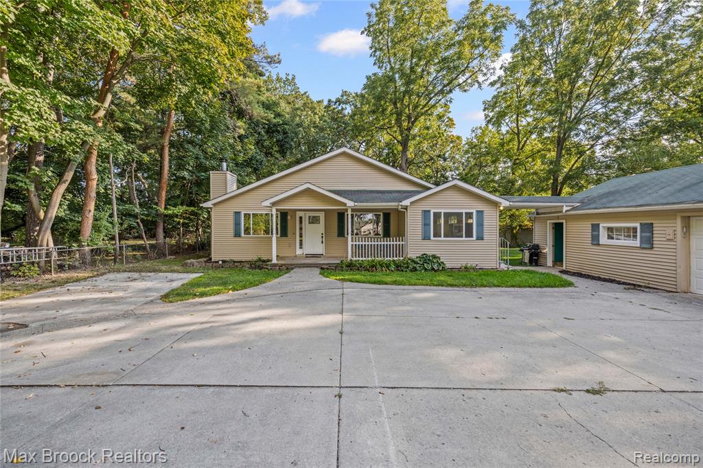 4241 S Shore Street, Waterford, MI 48328 — Photo 56