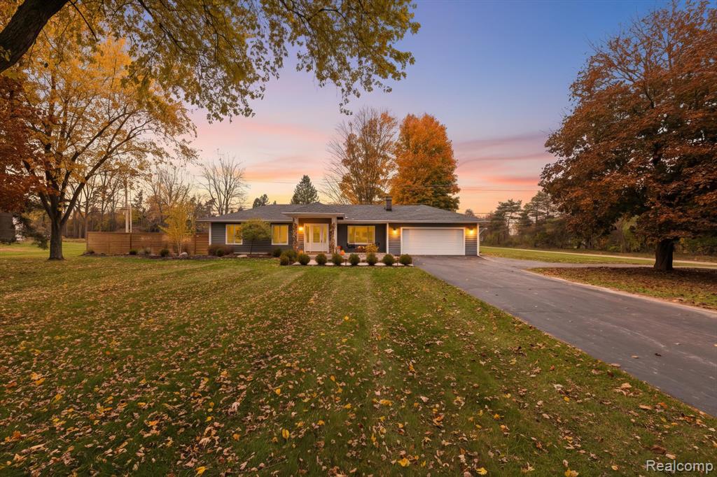 5100 Oak Hill Road, Clarkston, MI 48348 — front exterior