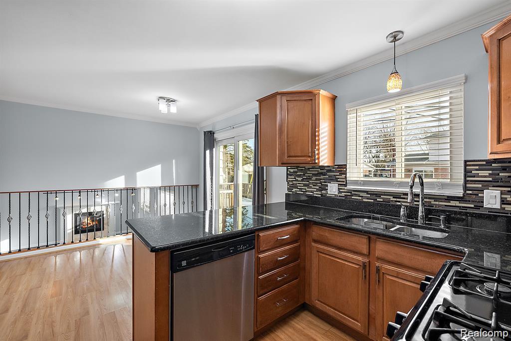 4058 Colonial Boulevard, Troy, MI 48085 — Photo 10
