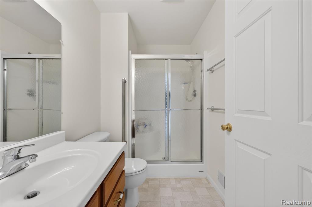 100 Aberdeen Drive, 36, Flushing, MI 48433 — Photo 32