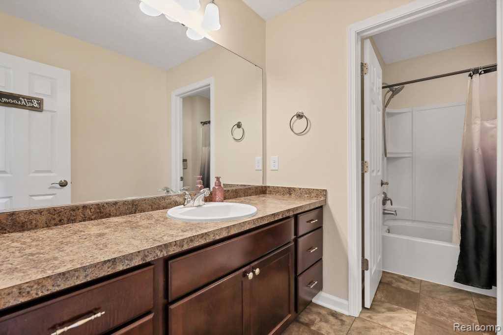 6873 Abbey Lane, Grand Ledge, MI 48837 — Photo 19