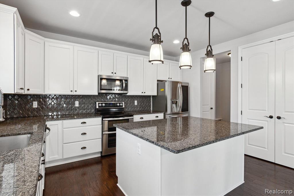 30796 Asbury Hill Drive, New Hudson, MI 48165 — Photo 18