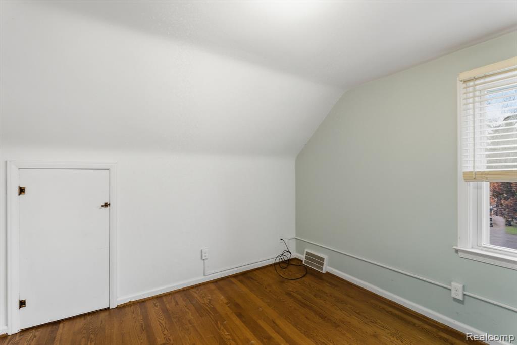 804 E Lincoln Avenue, Madison Heights, MI 48071 — Photo 18