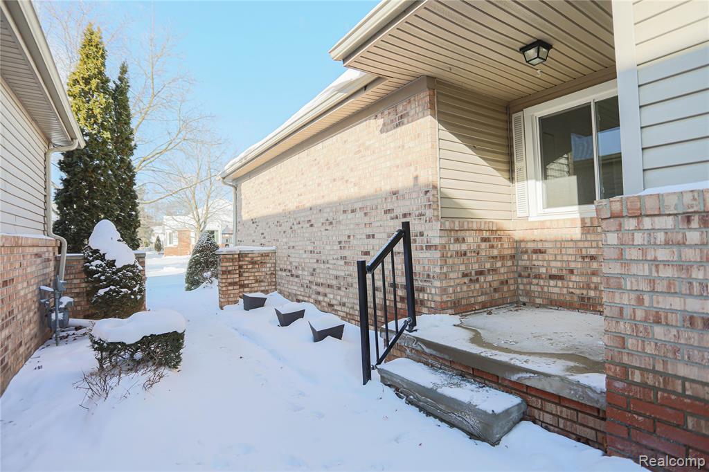 327 Mae Court, Romeo, MI 48065 — Photo 2