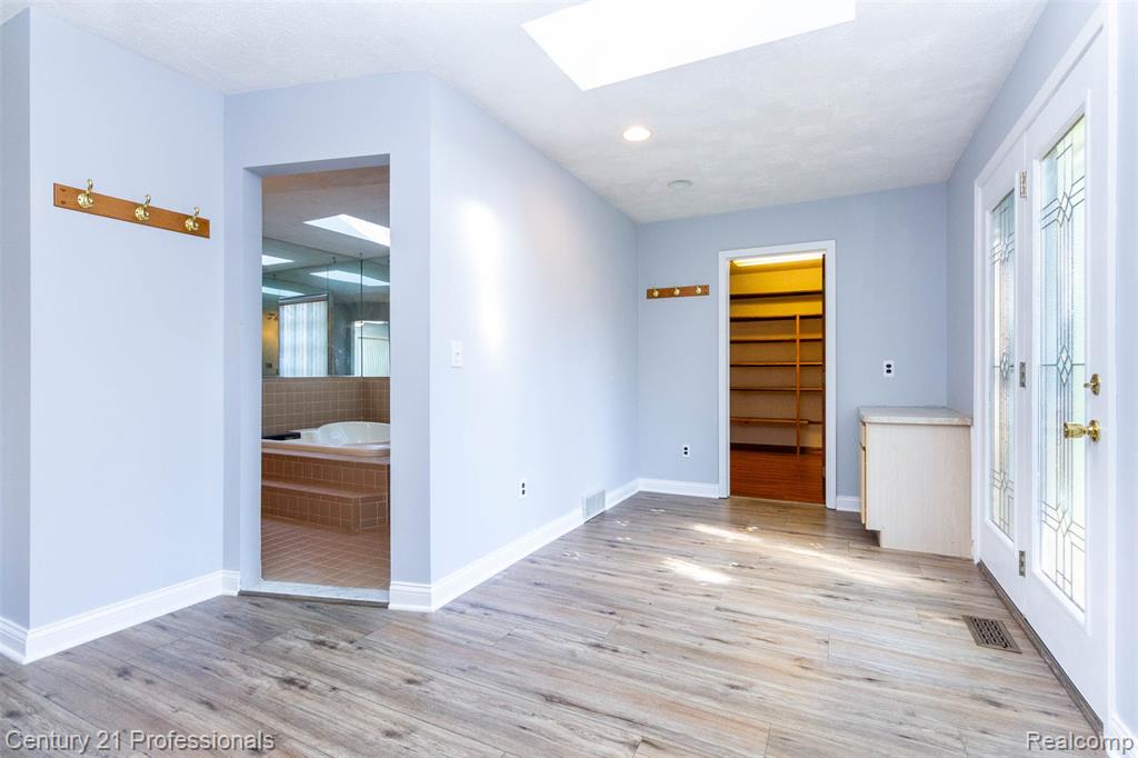 5190 Babbit Drive, Troy, MI 48085 — Photo 18