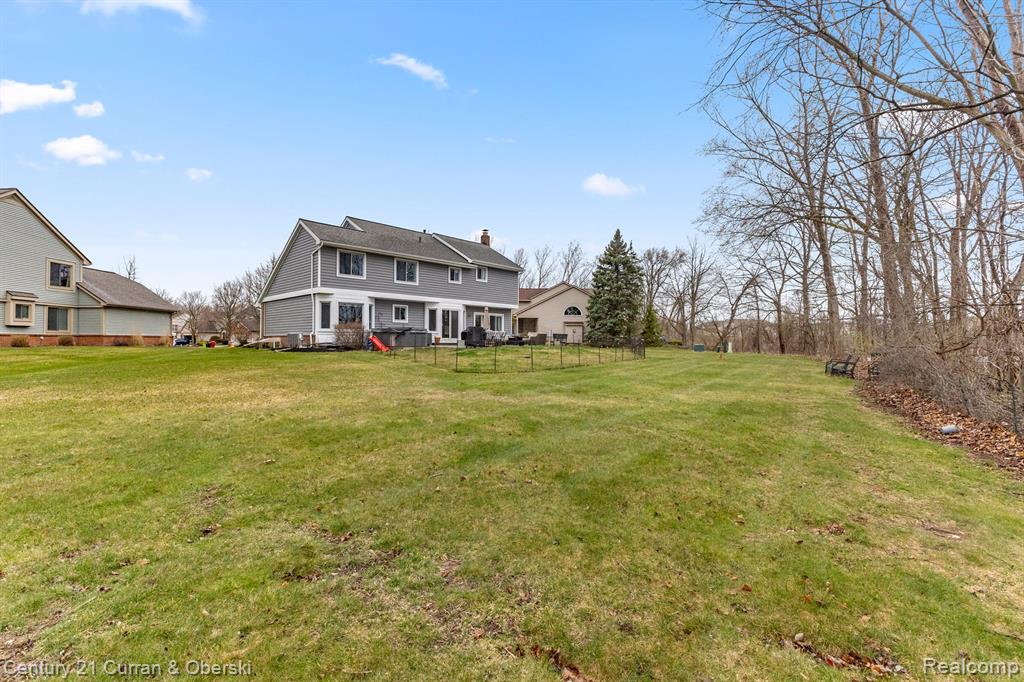 42745 LEDGEVIEW Drive, Novi, MI 48377 — Photo 49