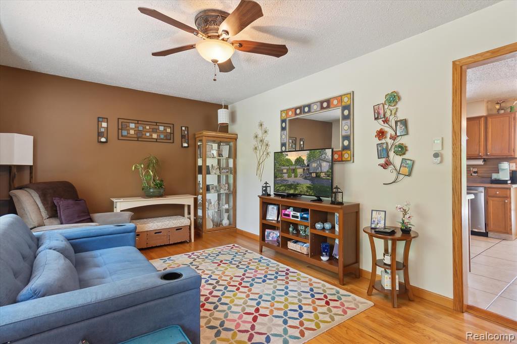 4304 Woodcock Way, Highland, MI — Photo 13