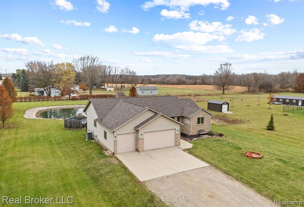7265 Wood Pointe Drive, Almont, MI 48003 — Photo 3