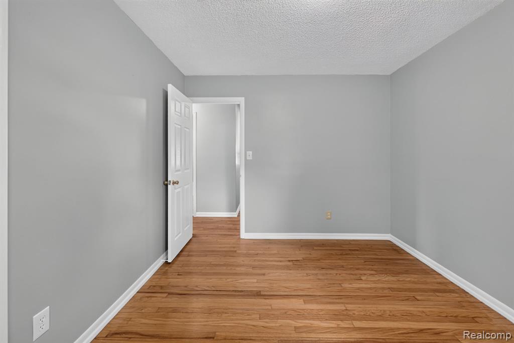 4877 Orchard Lane, Owosso, MI 48867 — Photo 38