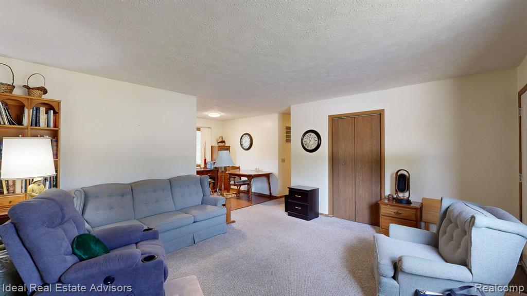 7215 TUSCARORA Circle, Indian River, MI 49749 — Photo 27