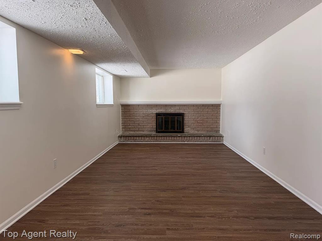40903 Flagstaff Drive, Sterling Heights, MI 48313 — Photo 12