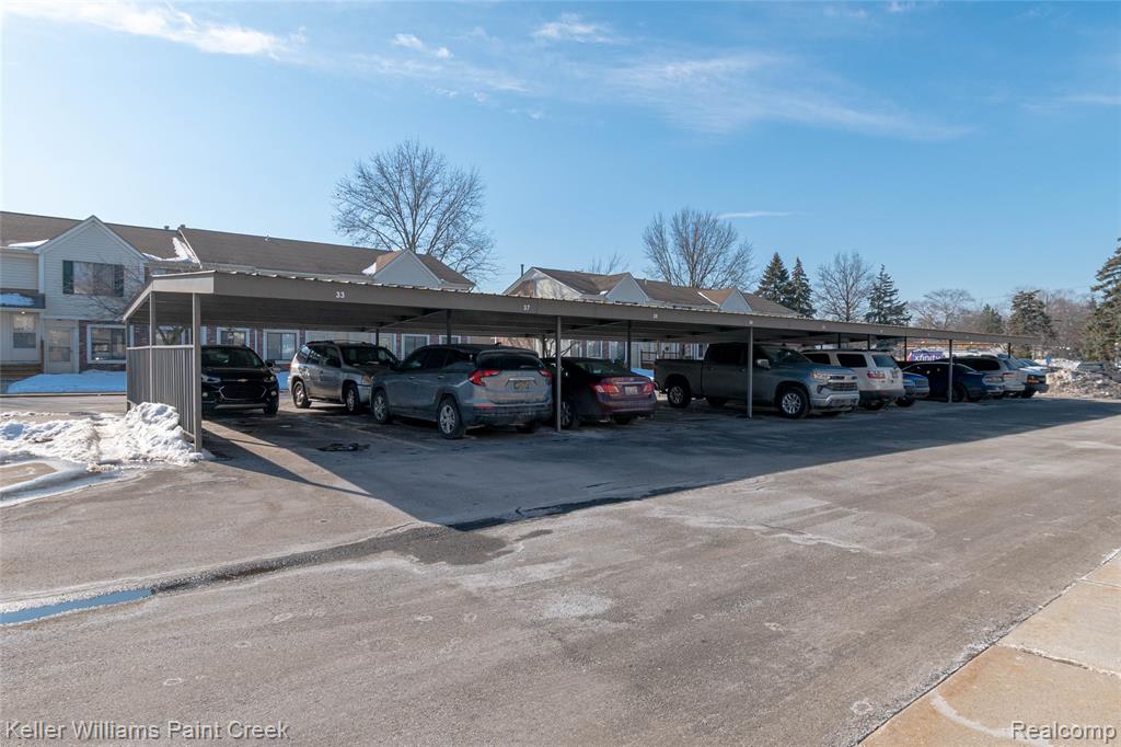 17437 Utica Oaks Lane, Roseville, MI 48066 — Photo 31